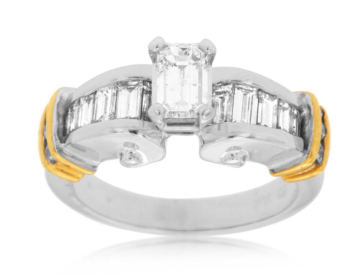 DIAMOND ENGAGEMENT RING