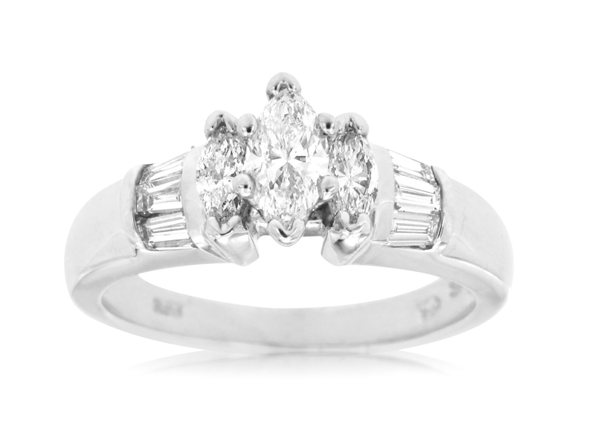DIAMOND ENGAGEMENT RING