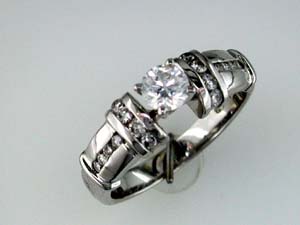 DIAMOND ENGAGEMENT RING