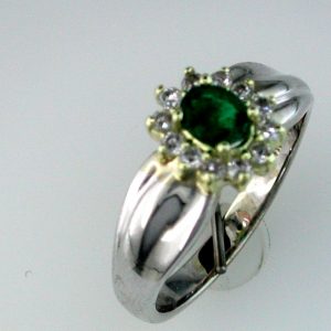 EMERALD & DIAMOND RING