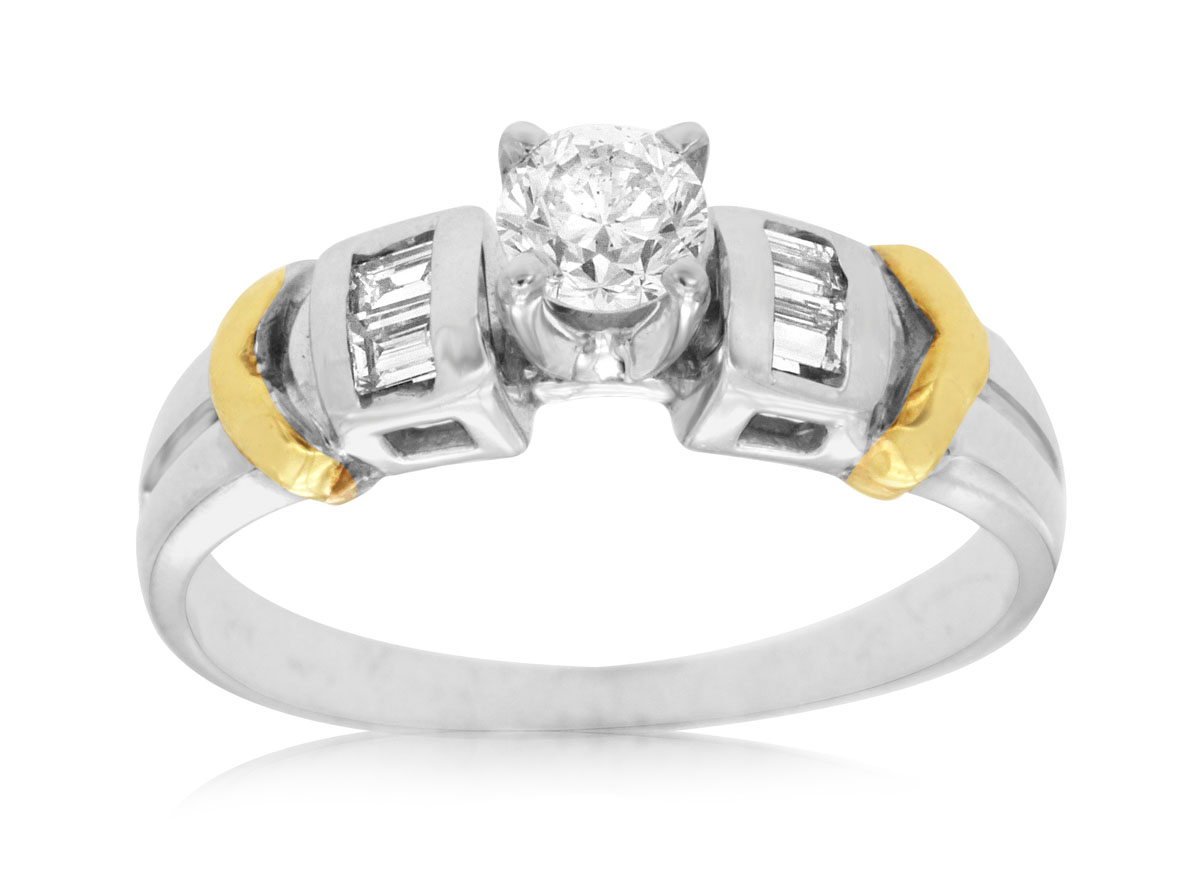 DIAMOND ENGAGEMENT RING