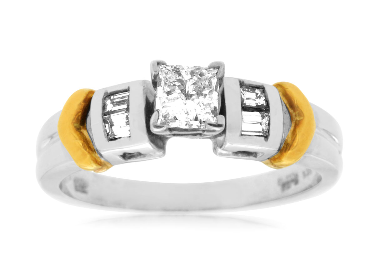 DIAMOND ENGAGEMENT RING
