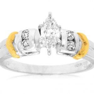 DIAMOND ENGAGEMENT RING