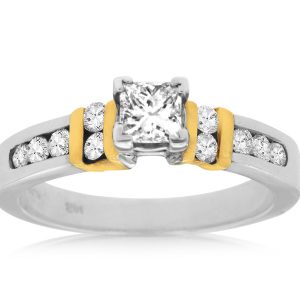 DIAMOND ENGAGEMENT RING