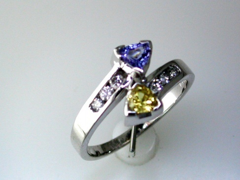 TANZANITE & YELLOW 'SP' RING