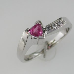 PINK SAPPHIRE & DIAMOND RING