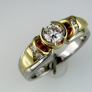 DIAMOND ENGAGEMENT RING