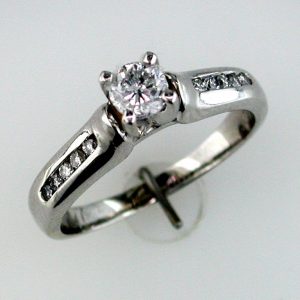 DIAMOND ENGAGEMENT RING
