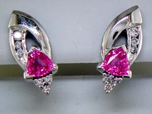 DIAMOND &PINK SAPPHIRE EARRING