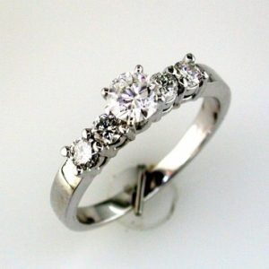 DIAMOND ENGAGEMENT RING