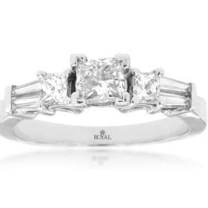 DIAMOND ENGAGEMENT RING