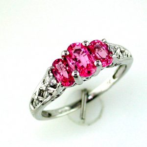 PINK SAPPHIRE & DIAMOND RING