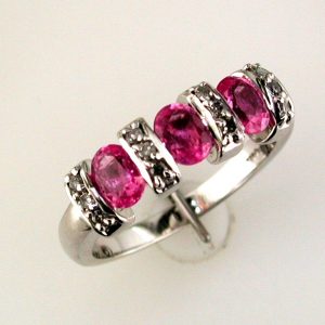 PINK SAPPHIRE & DIAMOND RING