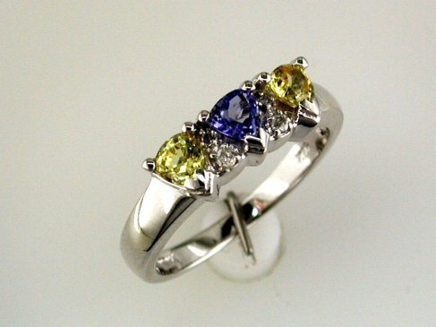 TANZANITE & YELLOW 'SP' RING