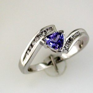 TANZANITE & DIAMOND RING