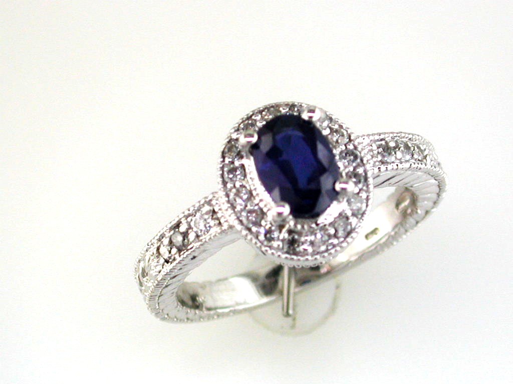 SAPPHIRE & DIAMOND RING
