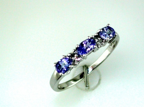TANZANITE & DIAMOND RING