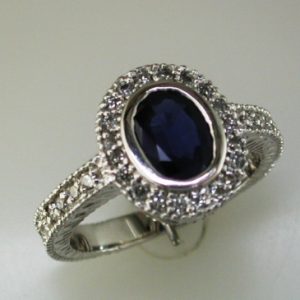 SAPPHIRE & DIAMOND RING
