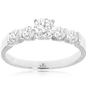 DIAMOND ENGAGEMENT RING