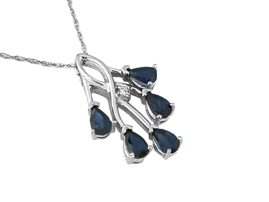 SAPPHIRE & DIAMOND PENDANT