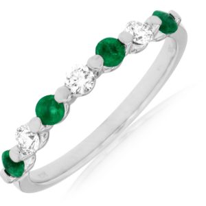 EMERALD & DIAMOND RING