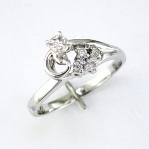 DIAMOND ENGAGEMENT RING