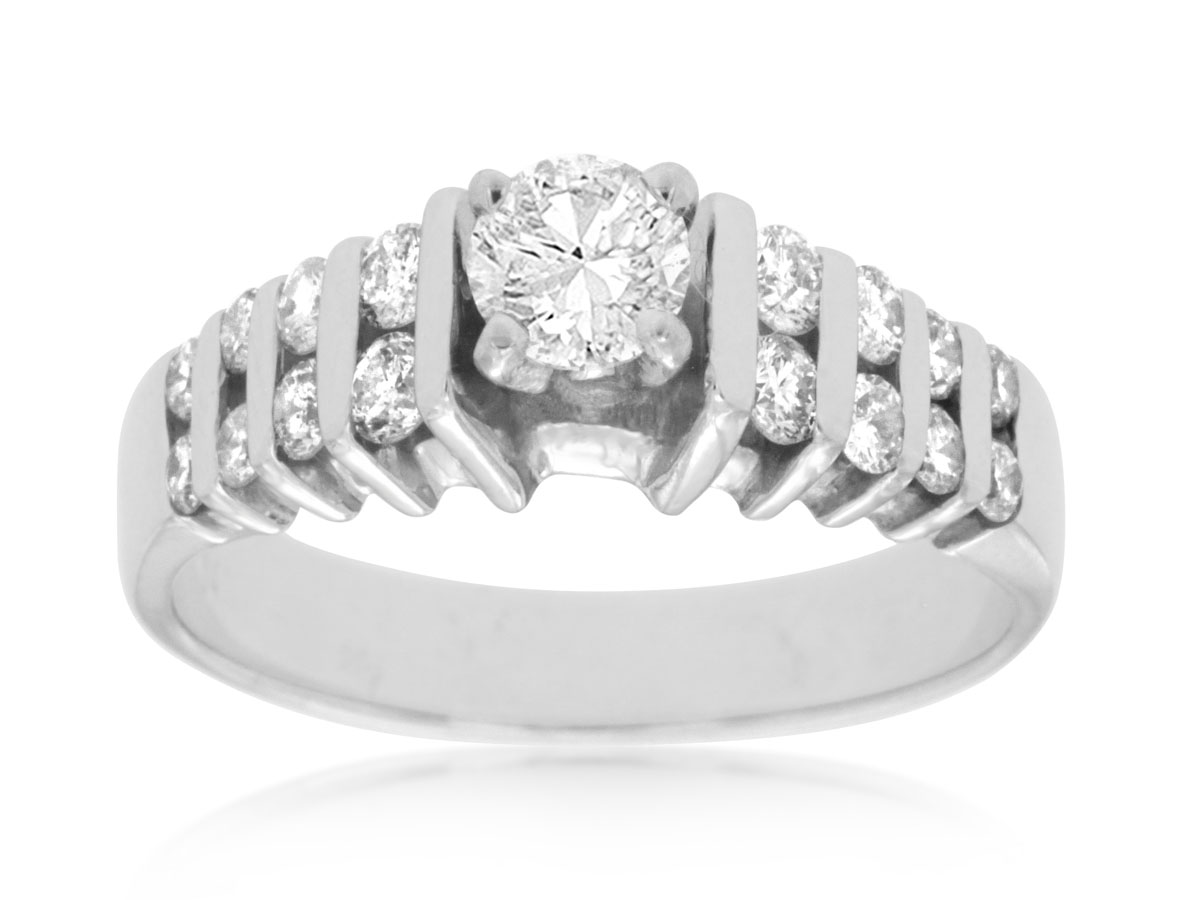 DIAMOND ENGAGEMENT RING