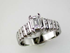 DIAMOND ENGAGEMENT RING