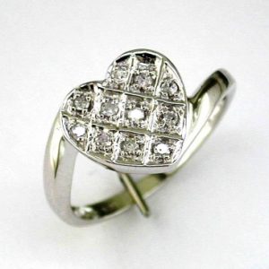 DIAMOND HEART RING