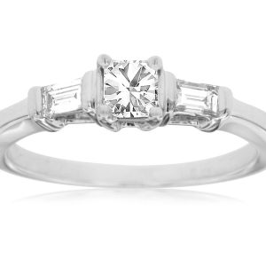 DIAMOND ENGAGEMENT RING