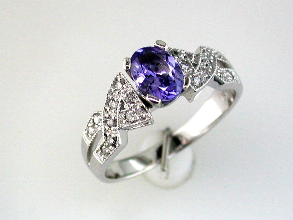 TANZANITE & DIAMOND RING