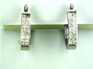 DIAMOND EARRING