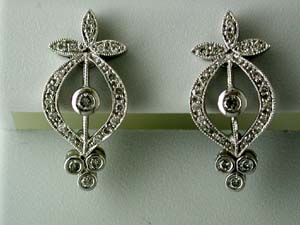 DIAMOND EARRING