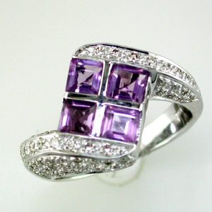AMETHYST & DIAMOND RING