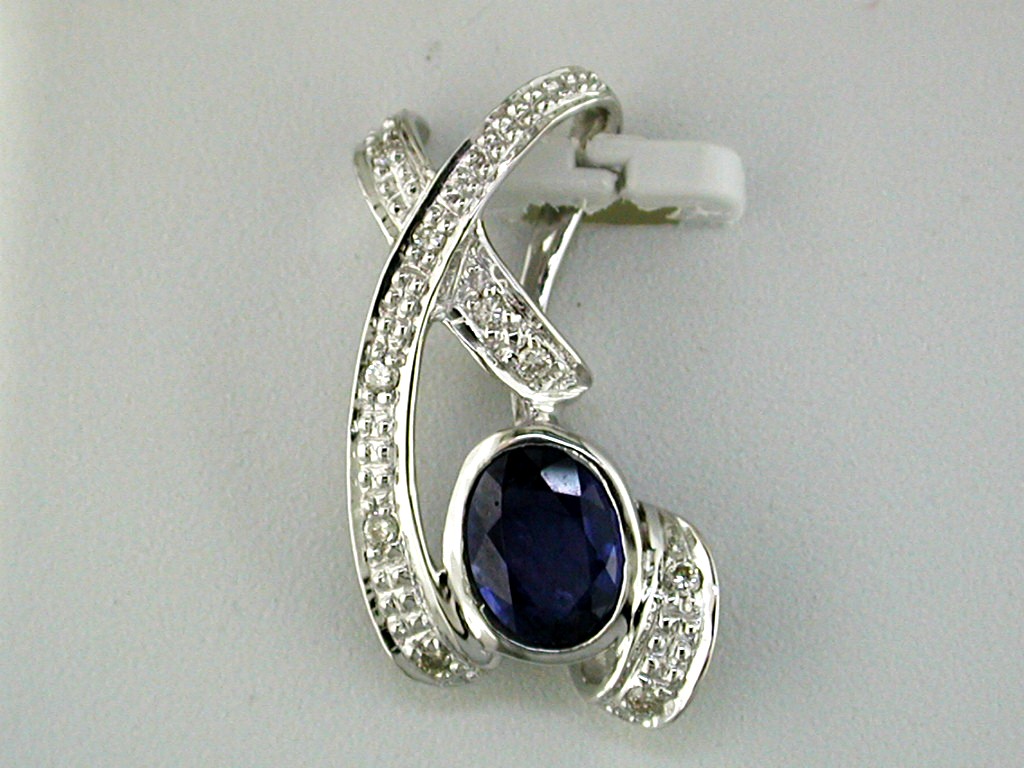 SAPPHIRE & DIAMOND PENDANT
