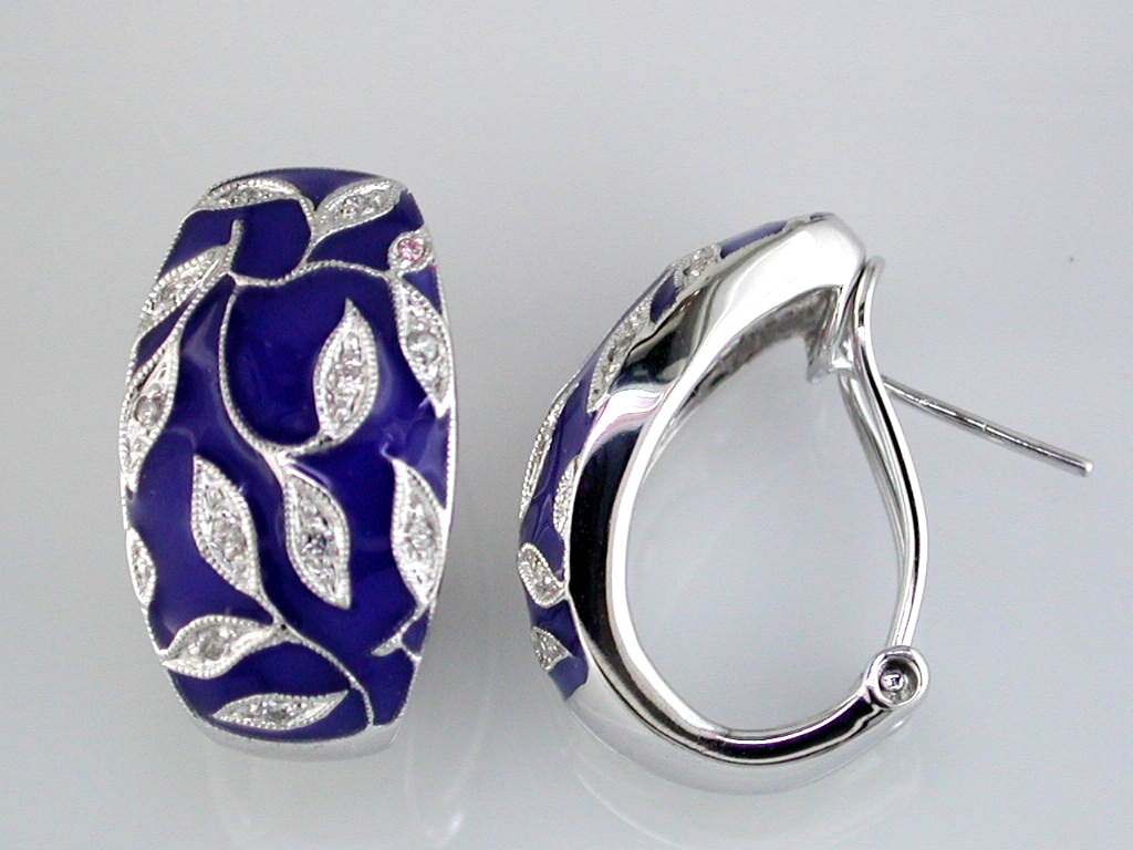DIAMOND & ENAMEL EARRING