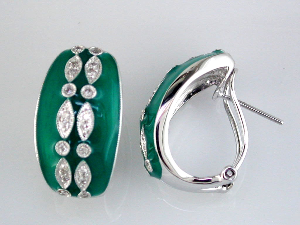 DIAMOND & ENAMEL EARRING