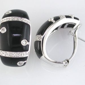 DIAMOND & ENAMEL EARRING