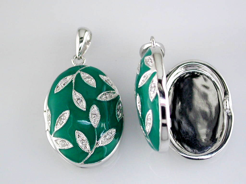 DIAMOND & ENAMEL PENDANT