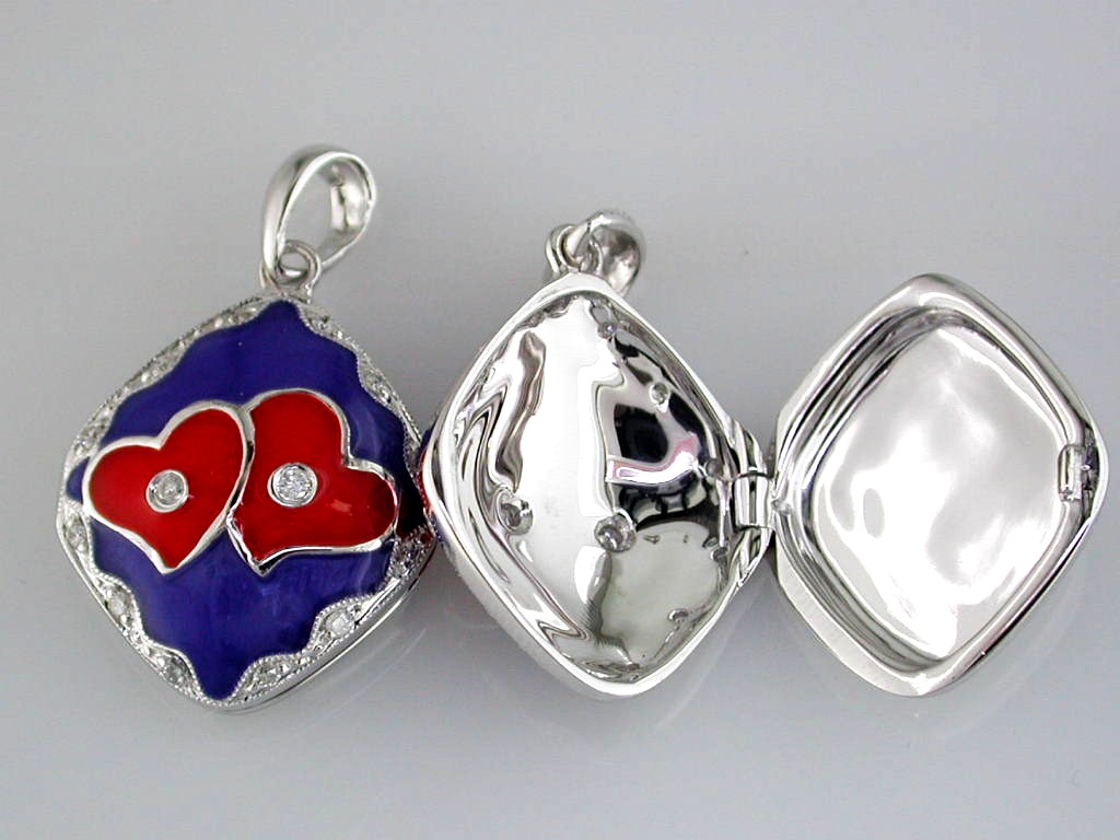 DIAMOND & ENAMEL PENDANT