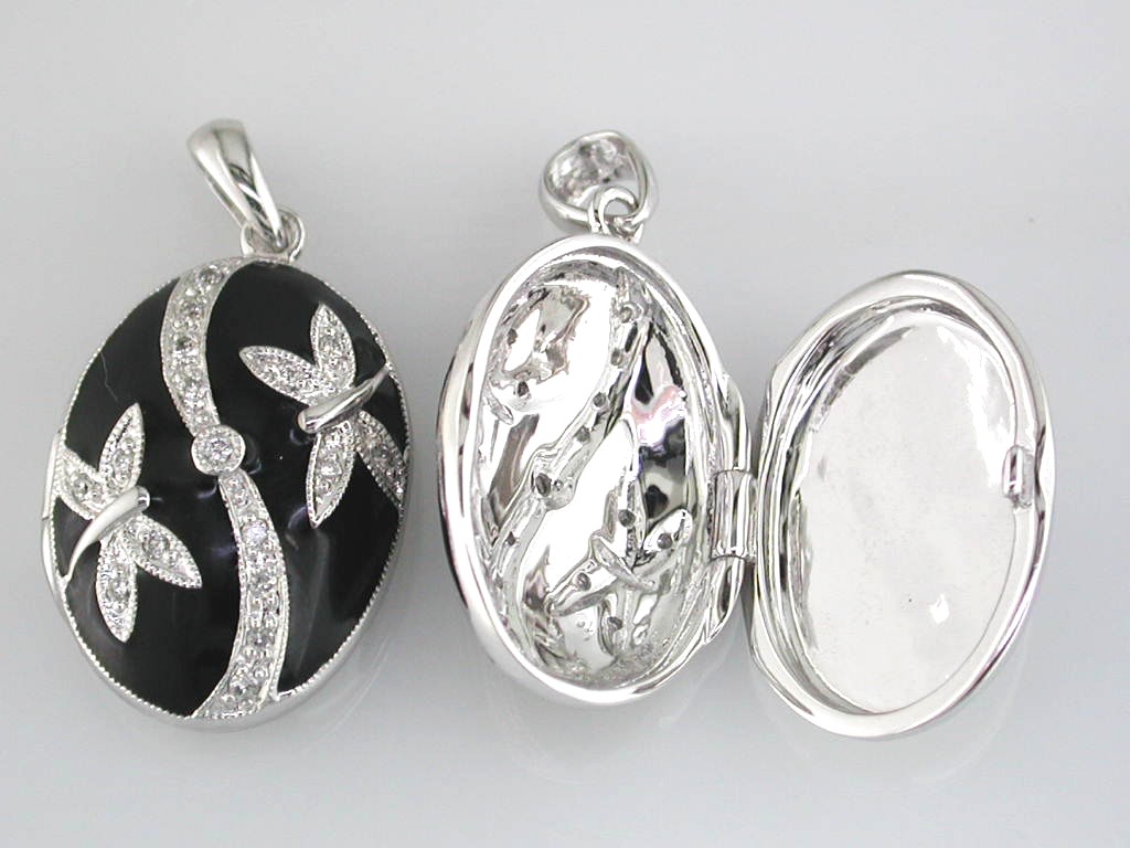 DIAMOND & ENAMEL PENDANT