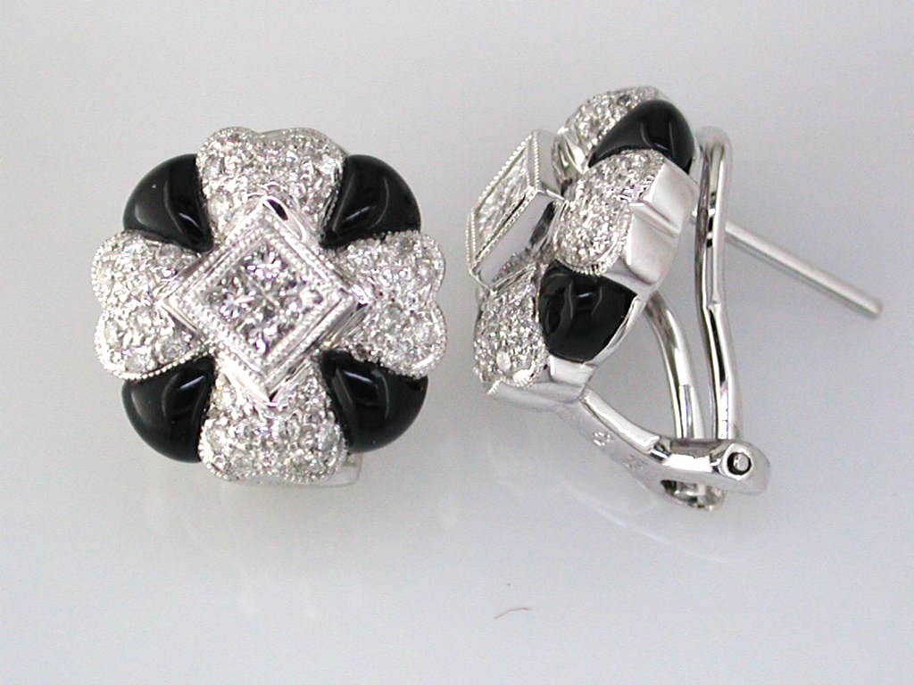 ONYX & DIAMOND EARRING
