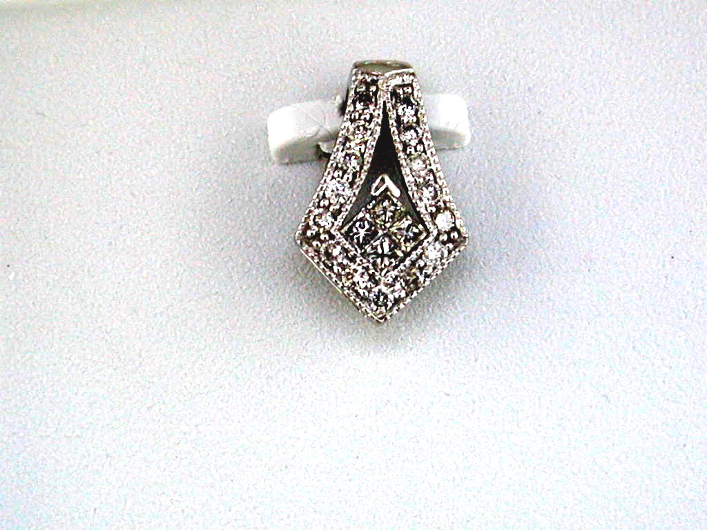 DIAMOND PENDANT