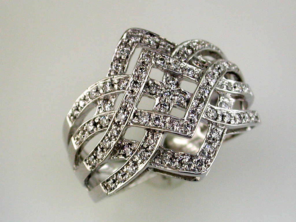DIAMOND RING