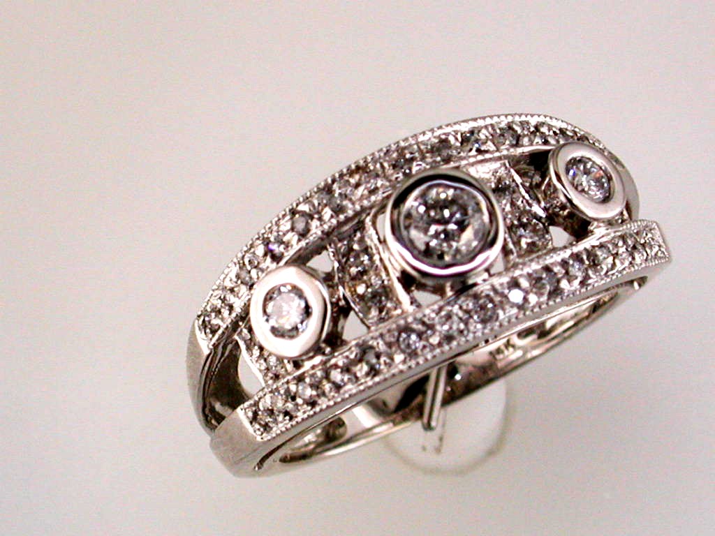 DIAMOND WEDDING RING