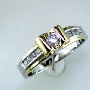 DIAMOND ENGAGEMENT RING