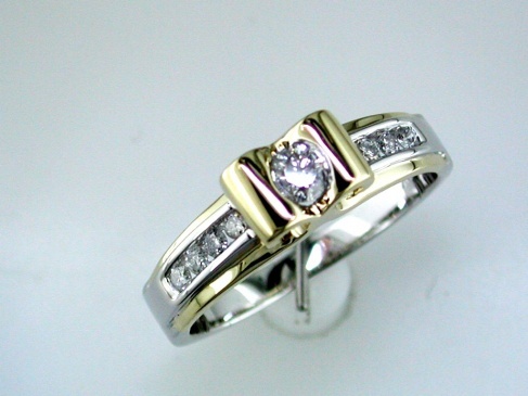 DIAMOND ENGAGEMENT RING