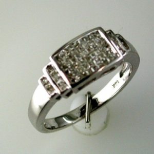 DIAMOND RING