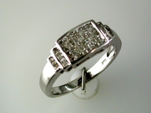 DIAMOND RING