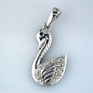 SAPPHIRE & DIAMOND PENDANT